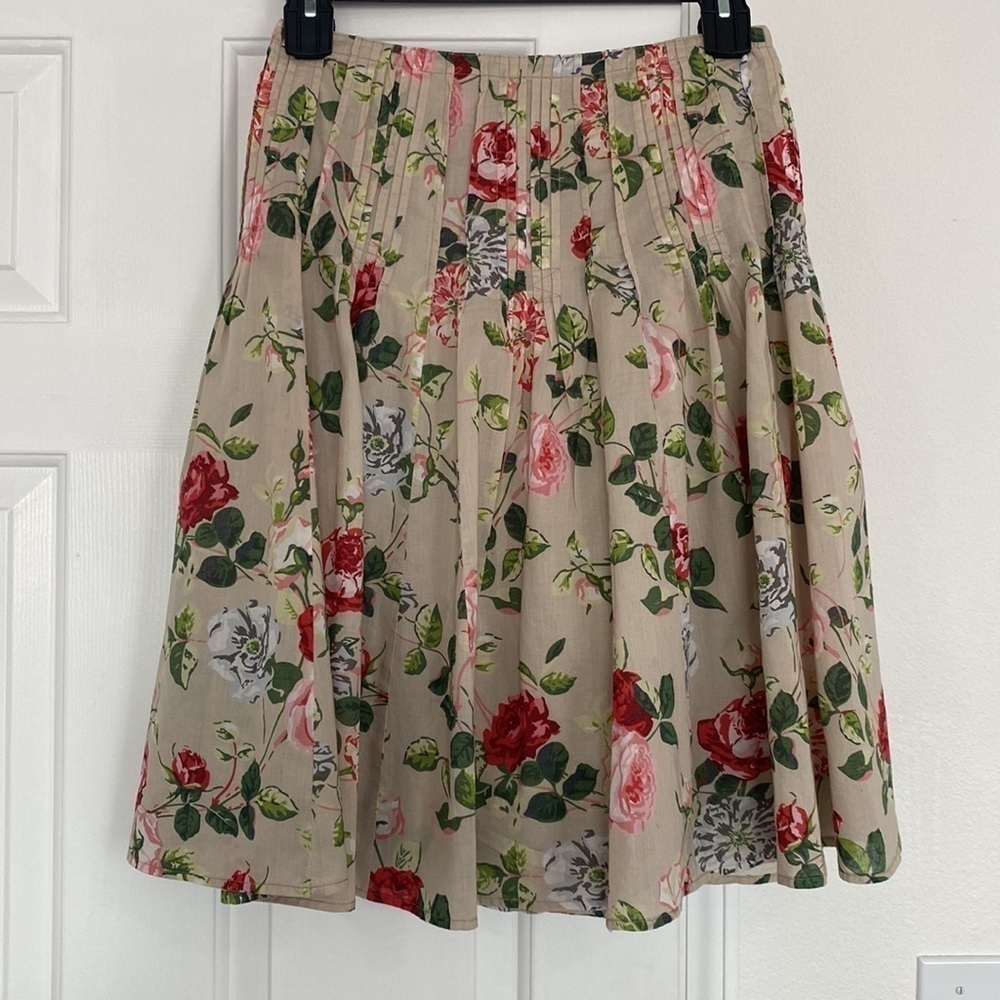 Cabi cotton skirt with rose design.